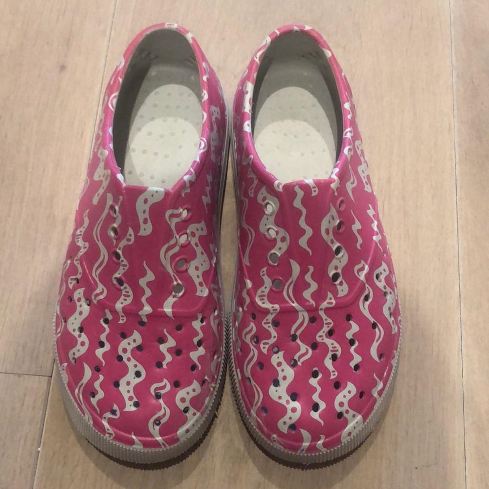 Target Kids Water / Beach Shoer Sz. 2 Pink White